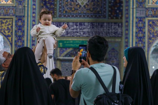 زیارت حرم امام رضا (علیه‌السلام)
