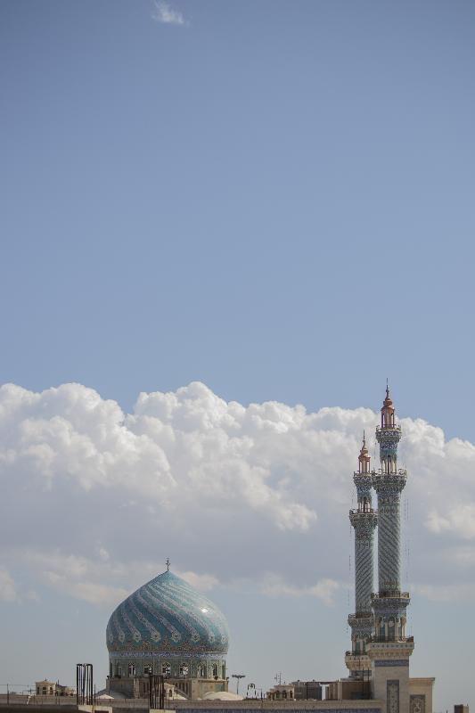 گنبد و گلدسته‌های مسجد امام حسن عسکری (علیه‌السلام) قم